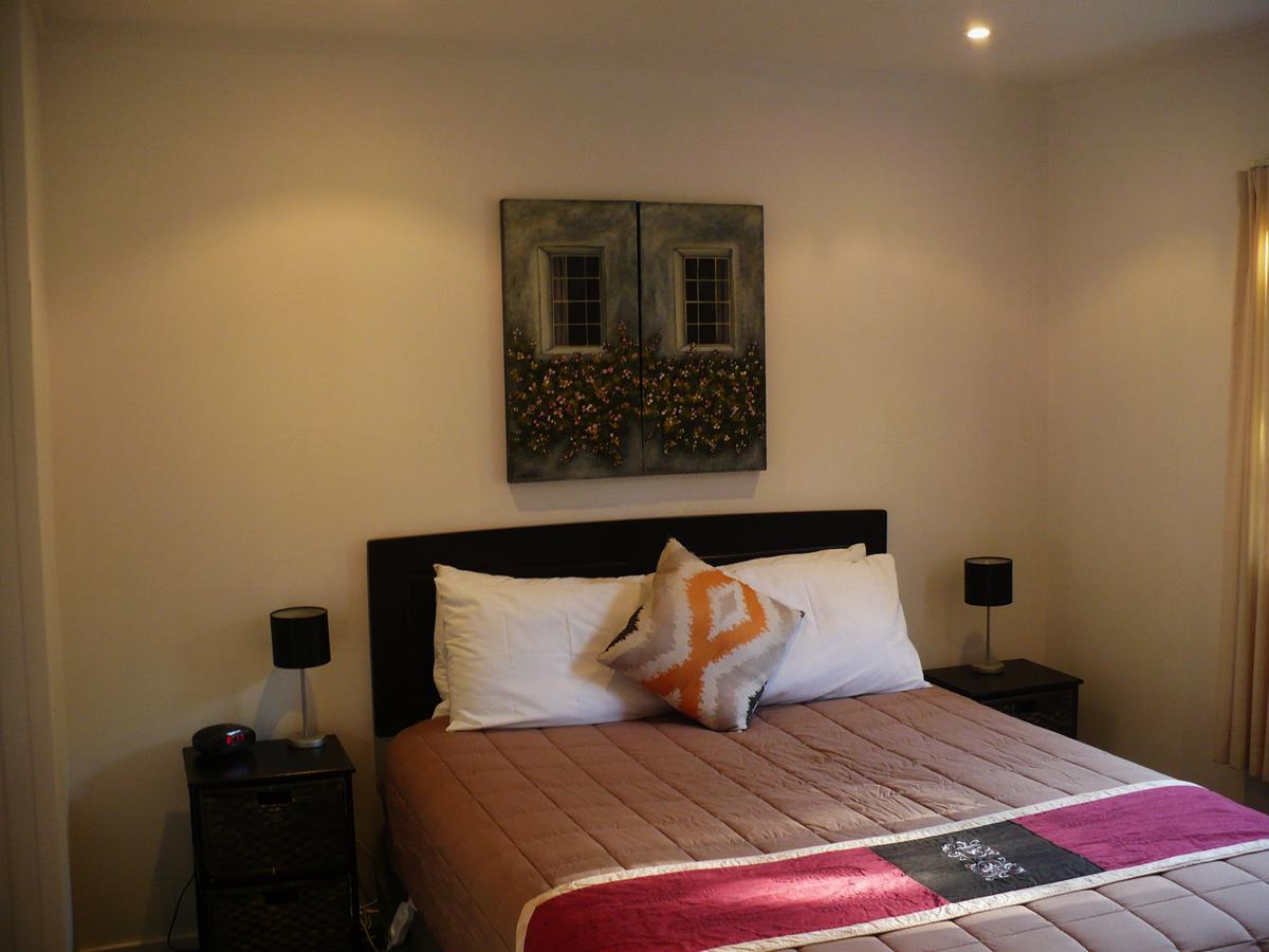 Nut Point Cottage West Melton Экстерьер фото